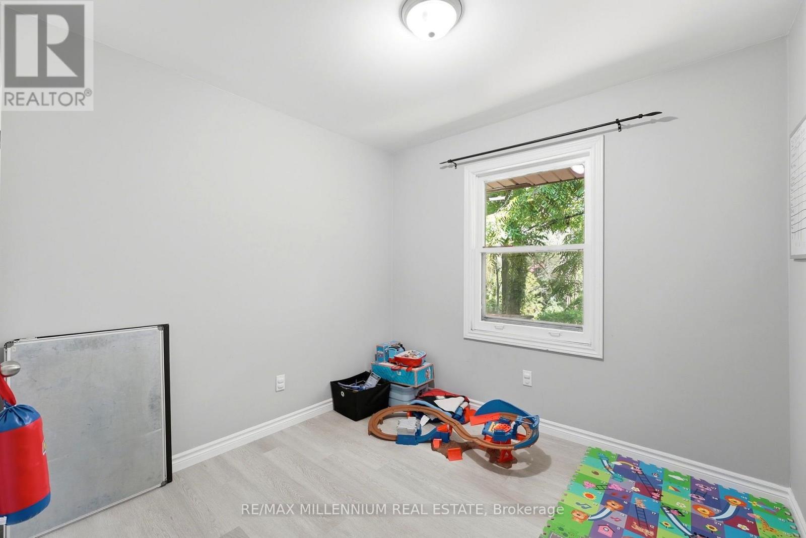 22 Montgomery Road, St. Thomas, Ontario  N5R 1S5 - Photo 22 - X13799106
