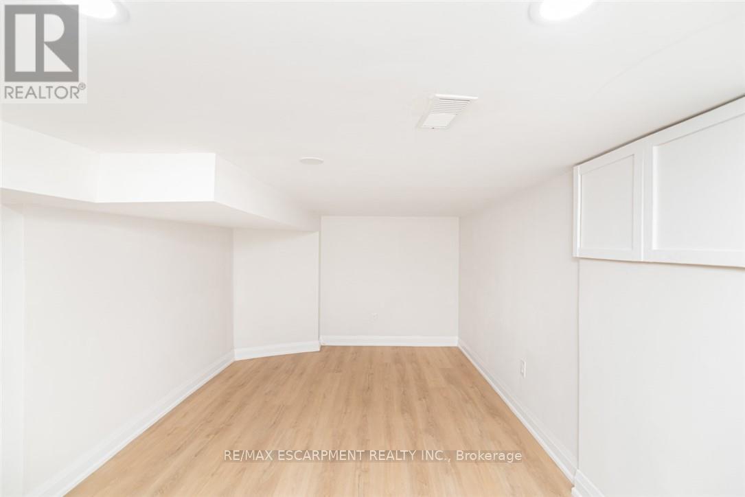 297 Britannia Avenue, Hamilton, Ontario  L8H 1Y2 - Photo 38 - X13799180