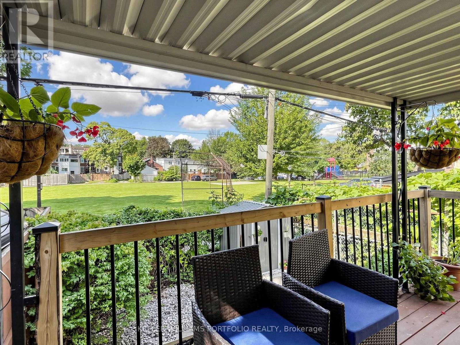 48 Hiltz Avenue, Toronto, Ontario  M4L 2N5 - Photo 38 - E13751906