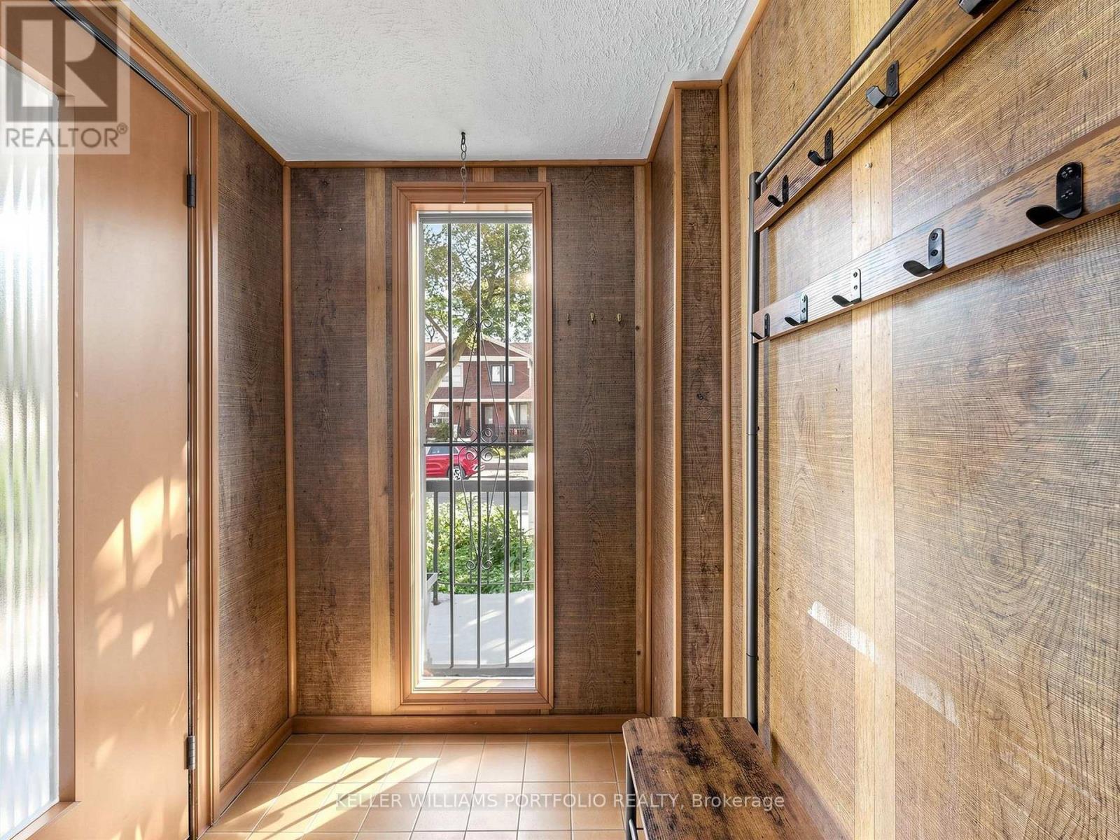 48 Hiltz Avenue, Toronto, Ontario  M4L 2N5 - Photo 48 - E13751906