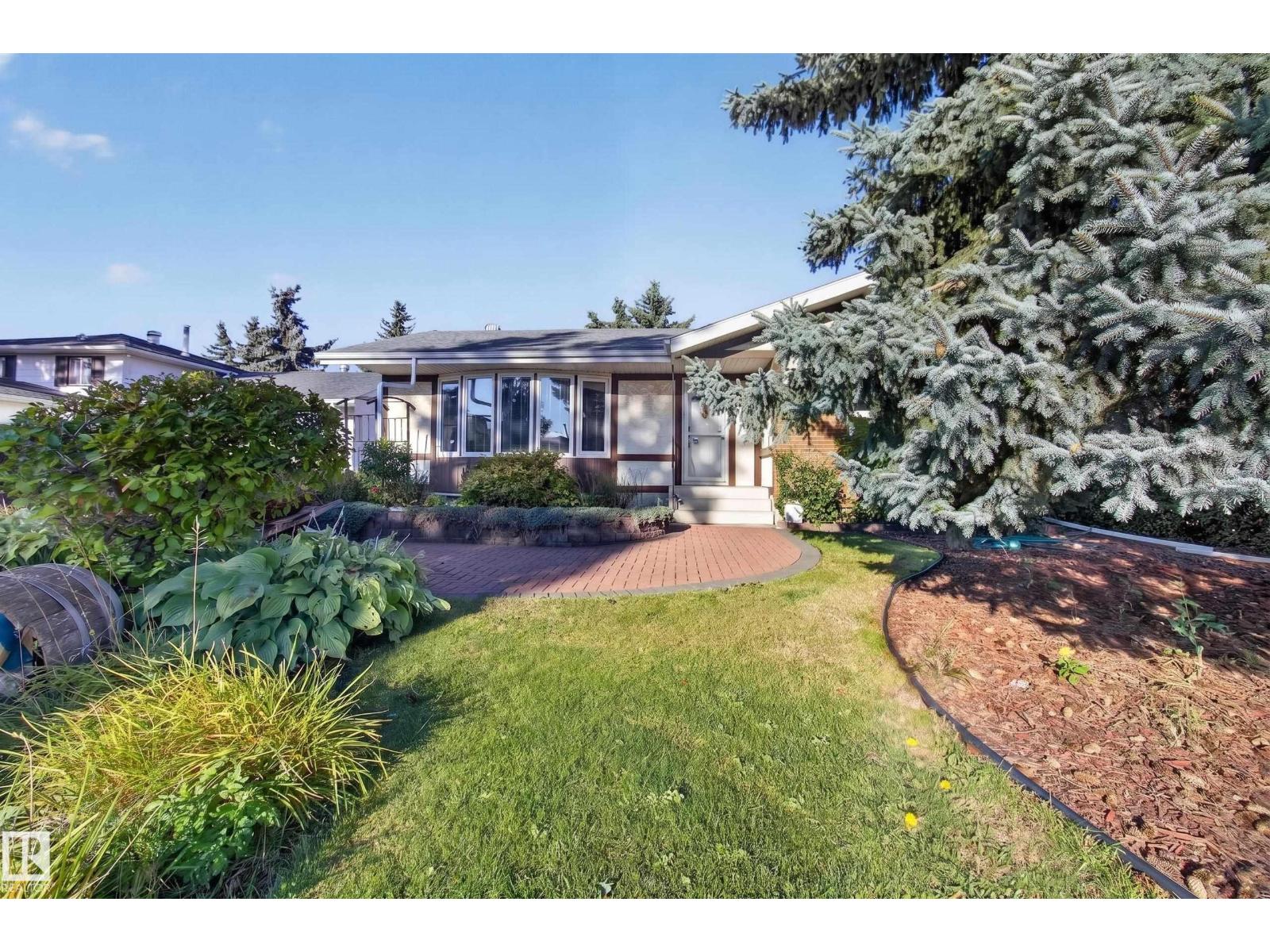 3918 103B ST NW, Edmonton, Alberta