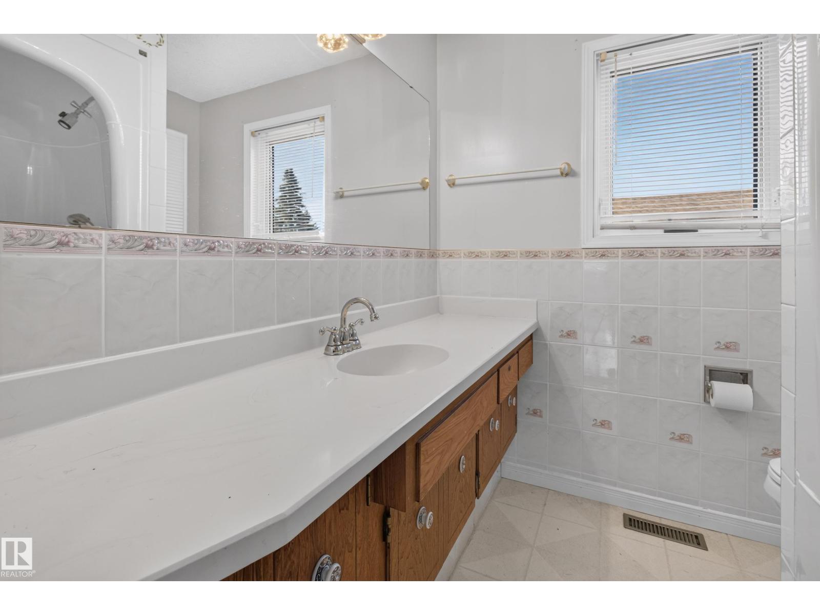 3918 103b St NW, Edmonton, Alberta  T6J 2X9 - Photo 30 - E4509188
