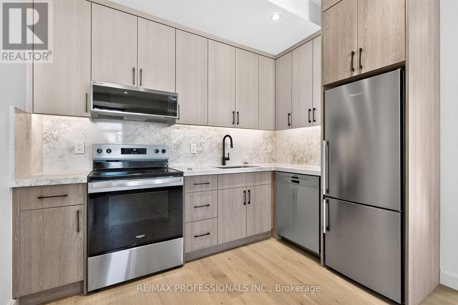 202 - 393 Perth Avenue, Toronto, Ontario  M6P 3Y5 - Photo 7 - W13798868