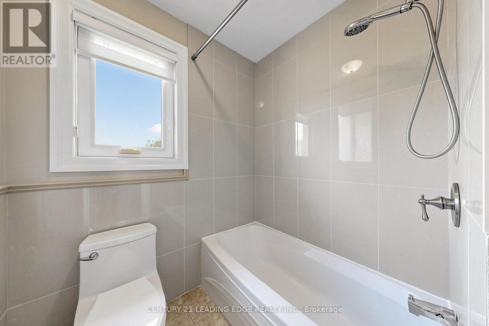 11 Bellvare Crescent, Toronto, Ontario  M1R 2M8 - Photo 33 - E13798382
