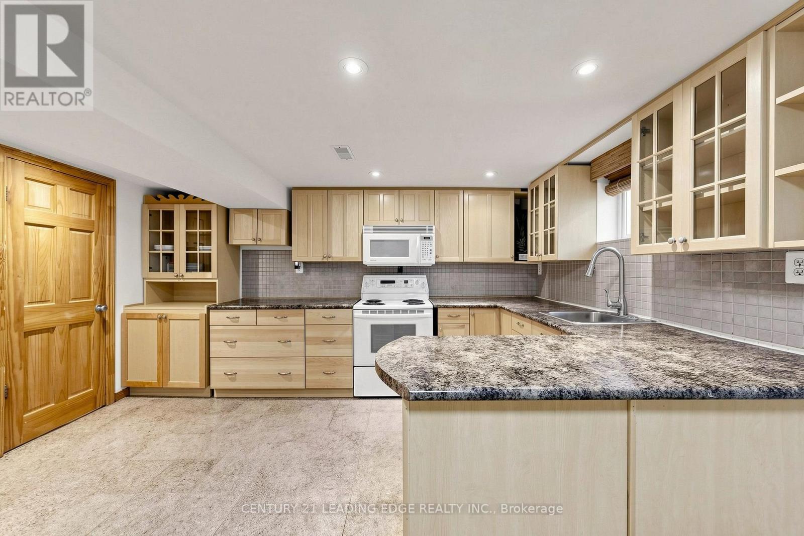 11 Bellvare Crescent, Toronto, Ontario  M1R 2M8 - Photo 40 - E13798382