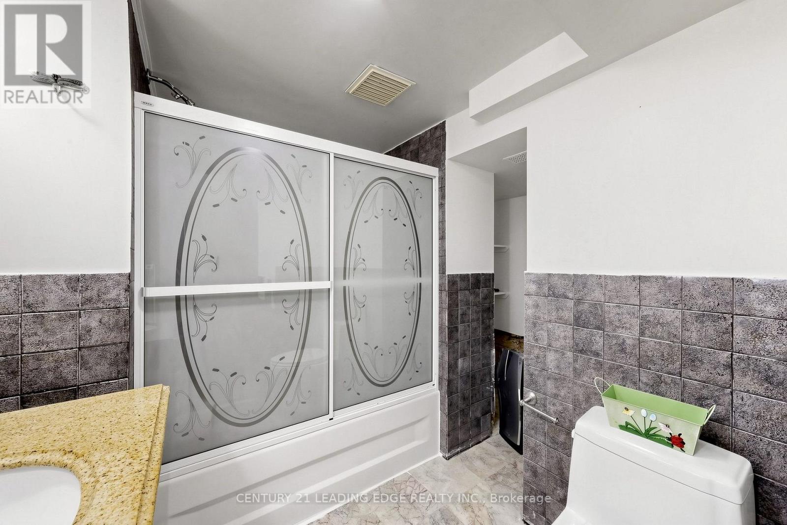 11 Bellvare Crescent, Toronto, Ontario  M1R 2M8 - Photo 45 - E13798382
