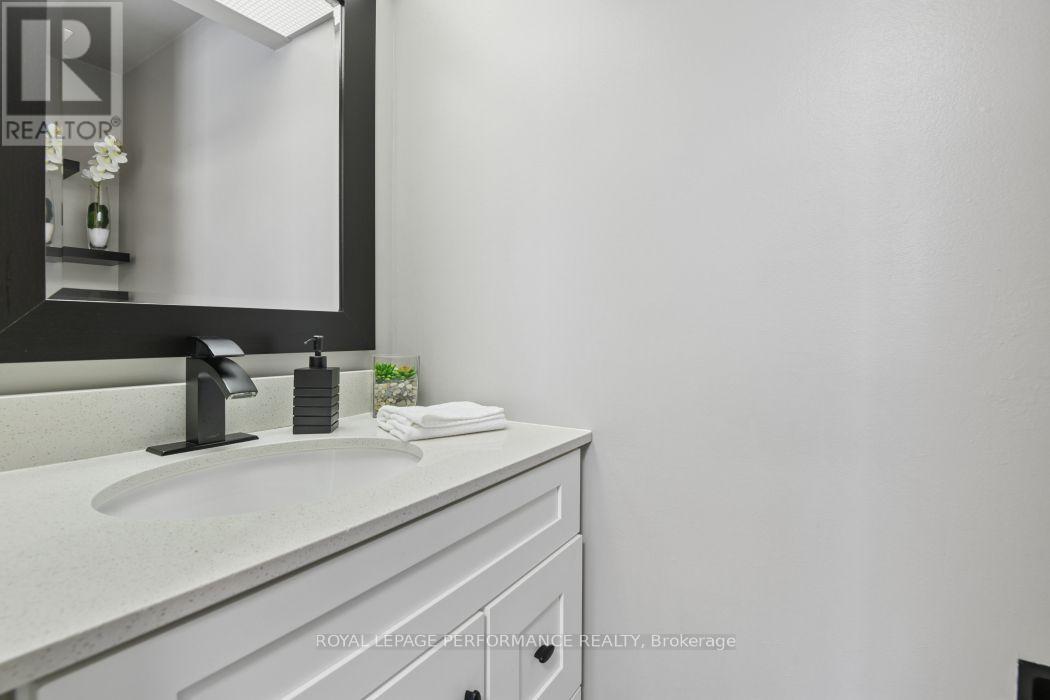 4 Winchester Drive, Ottawa, Ontario  K2L 2C9 - Photo 15 - X13799394
