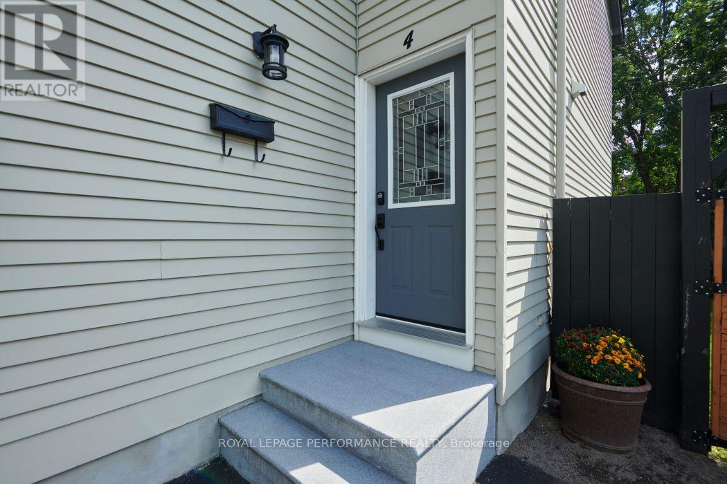 4 Winchester Drive, Ottawa, Ontario  K2L 2C9 - Photo 2 - X13799394