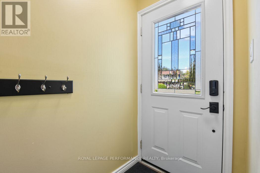 4 Winchester Drive, Ottawa, Ontario  K2L 2C9 - Photo 3 - X13799394