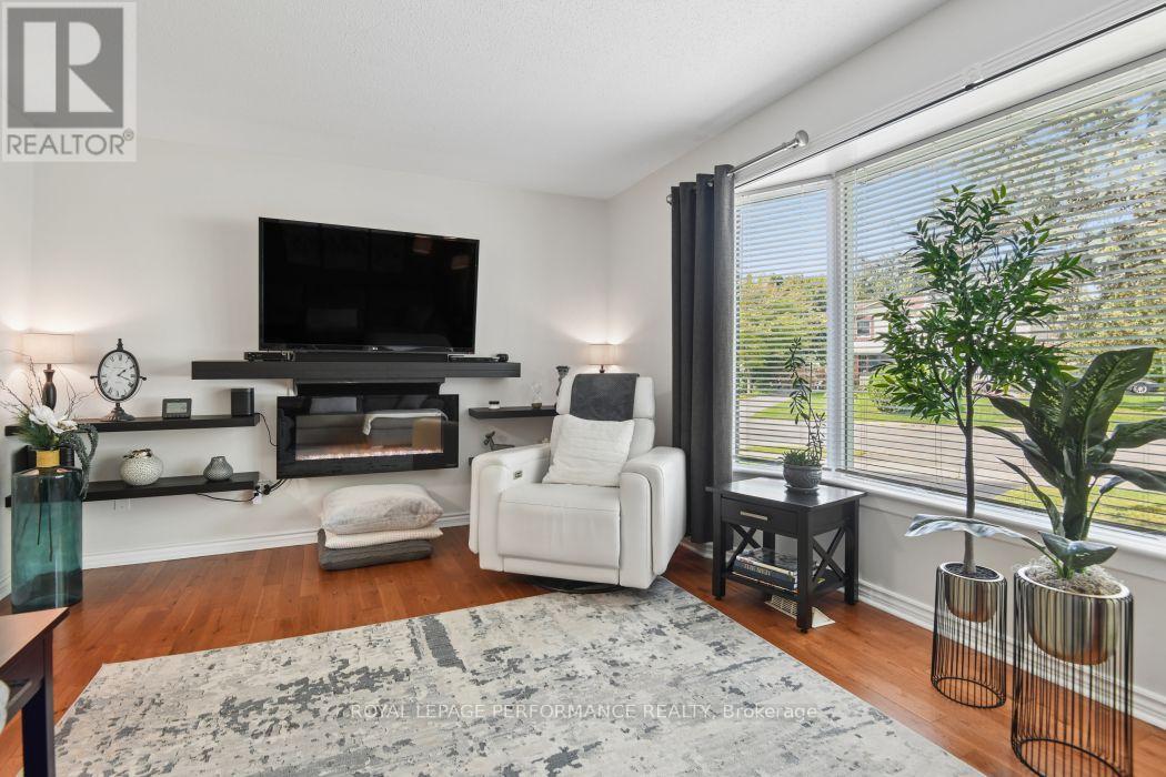 4 Winchester Drive, Ottawa, Ontario  K2L 2C9 - Photo 8 - X13799394