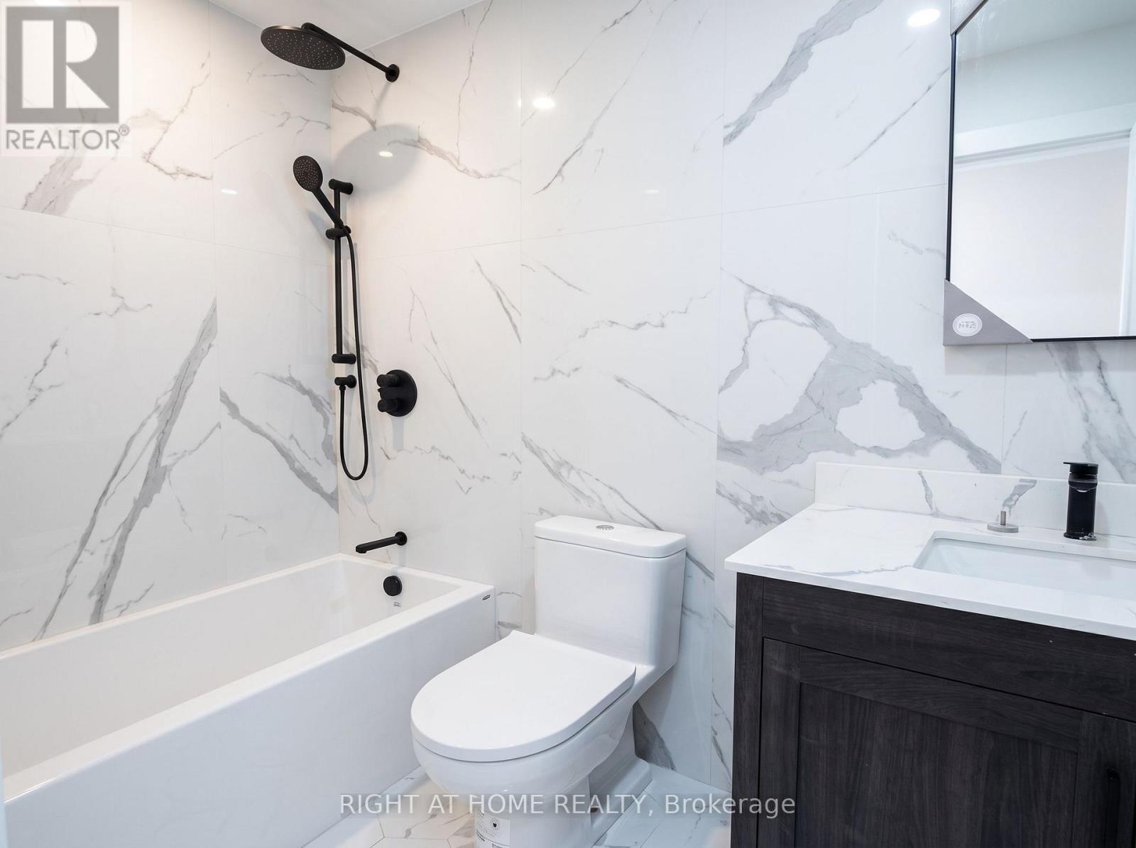 15 Orlon Crescent, Richmond Hill, Ontario  L4C 6S2 - Photo 38 - N13799338