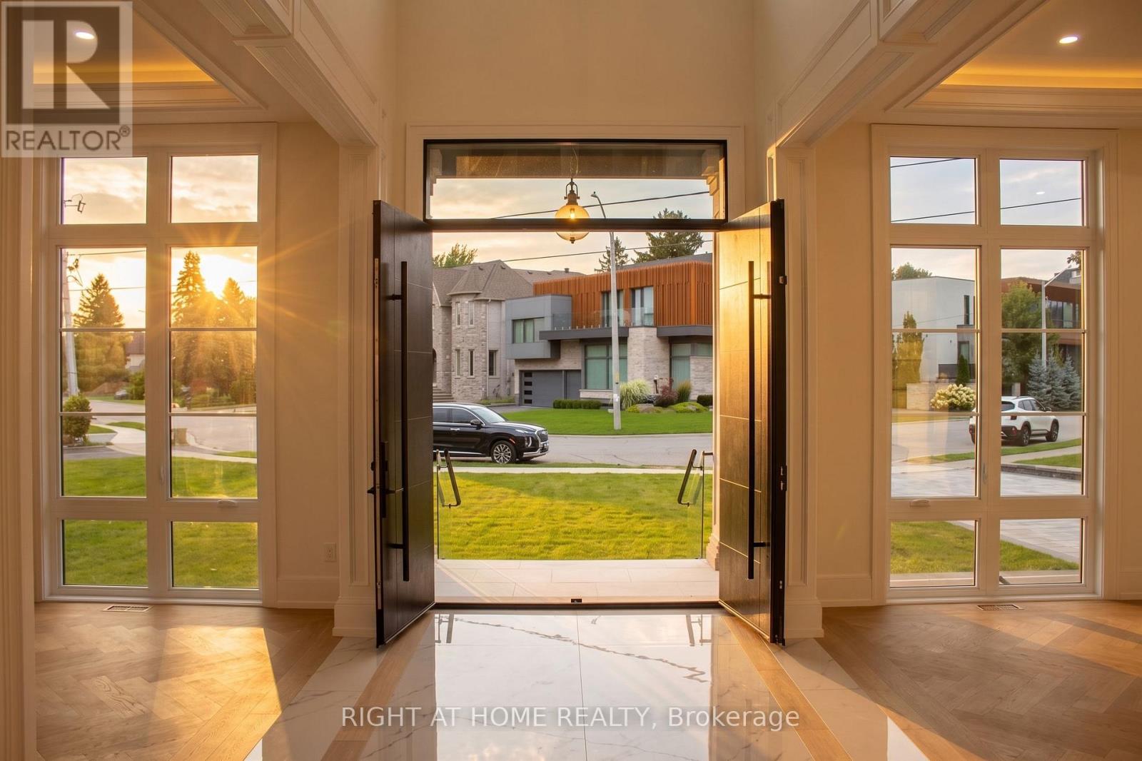 15 Orlon Crescent, Richmond Hill, Ontario  L4C 6S2 - Photo 6 - N13799338