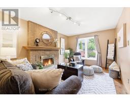 4 MARTINET STREET, Whitby, Ontario
