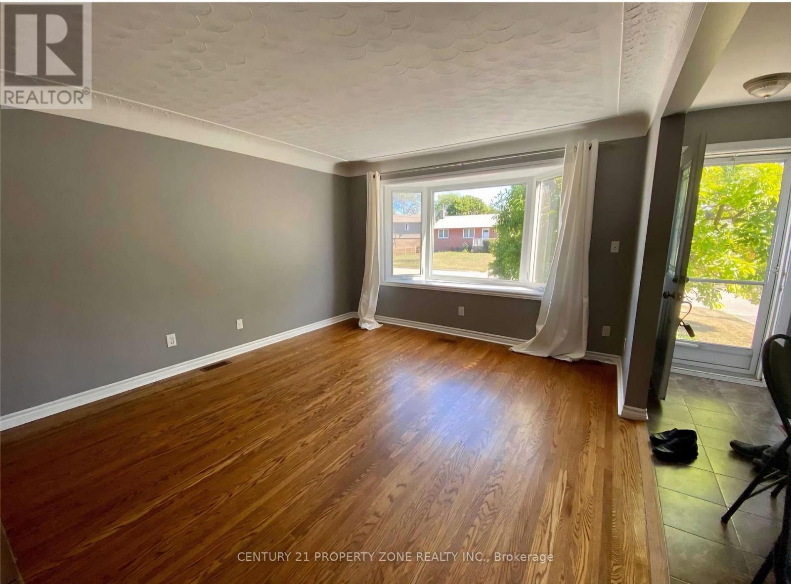5439 Cornwall Crescent, Burlington, Ontario  L7L 3K2 - Photo 3 - W13799330