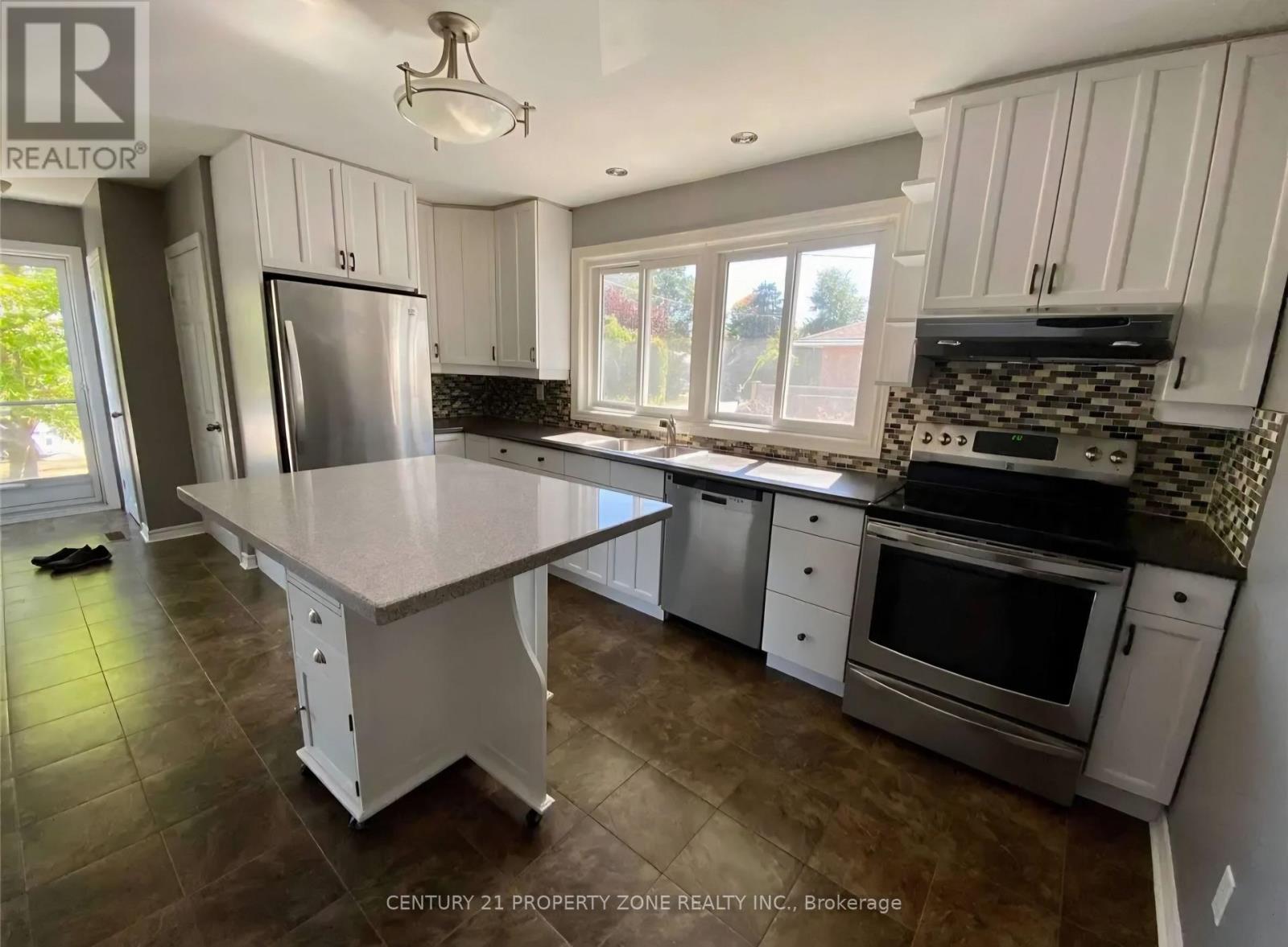 5439 Cornwall Crescent, Burlington, Ontario  L7L 3K2 - Photo 4 - W13799330