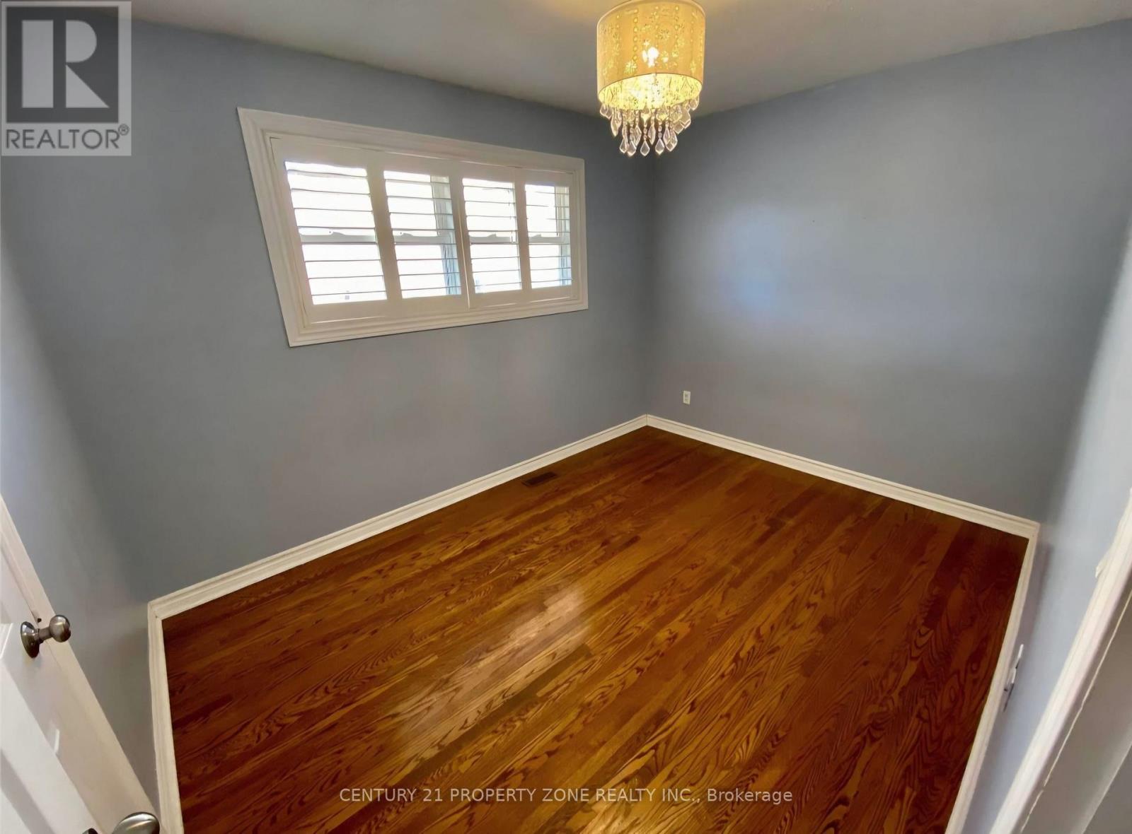 5439 Cornwall Crescent, Burlington, Ontario  L7L 3K2 - Photo 5 - W13799330