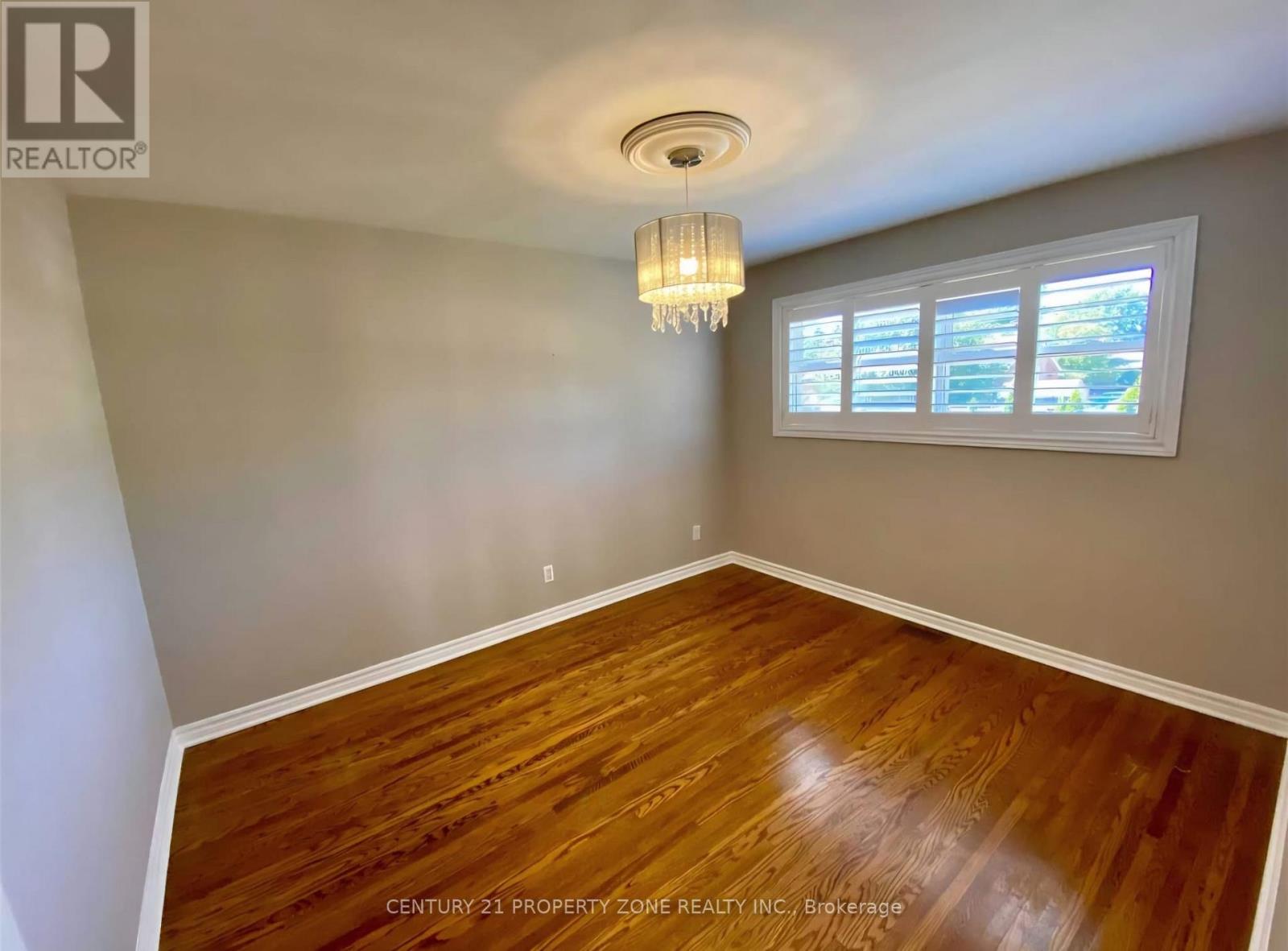 5439 Cornwall Crescent, Burlington, Ontario  L7L 3K2 - Photo 7 - W13799330