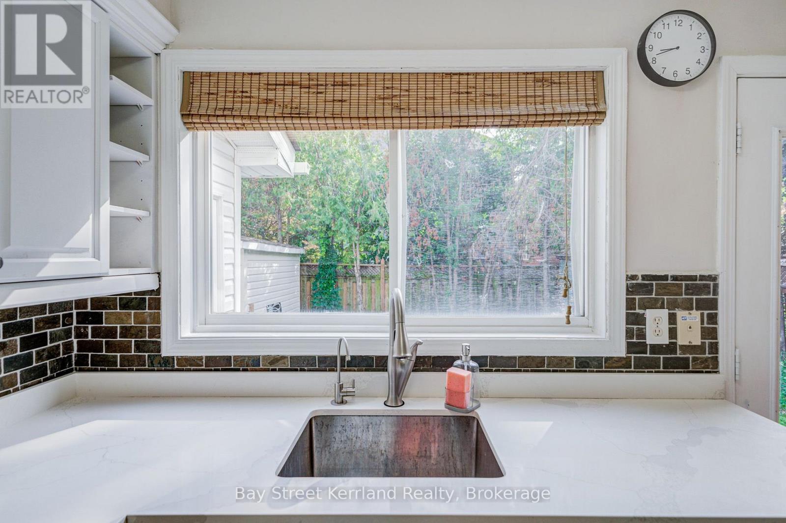 2320 Proudfoot Trail, Oakville, Ontario  L6M 3Y2 - Photo 8 - W13799358