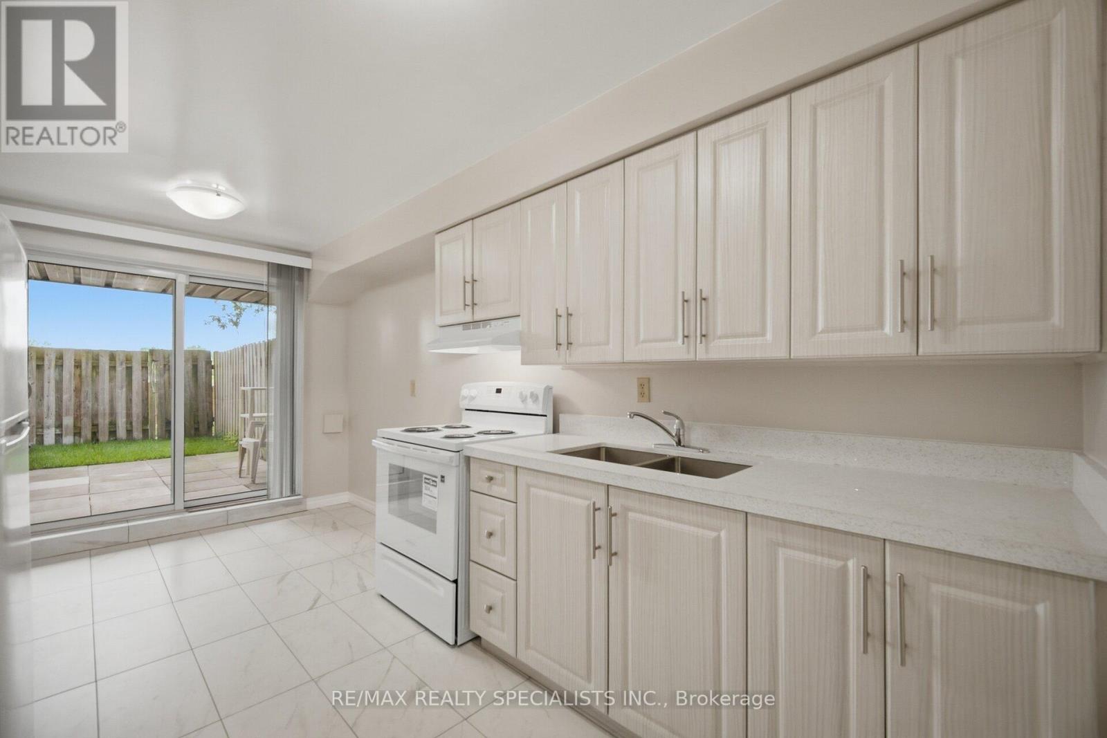 6 - 2170 Bromsgrove Road, Mississauga, Ontario  L5J 4J2 - Photo 6 - W13799446