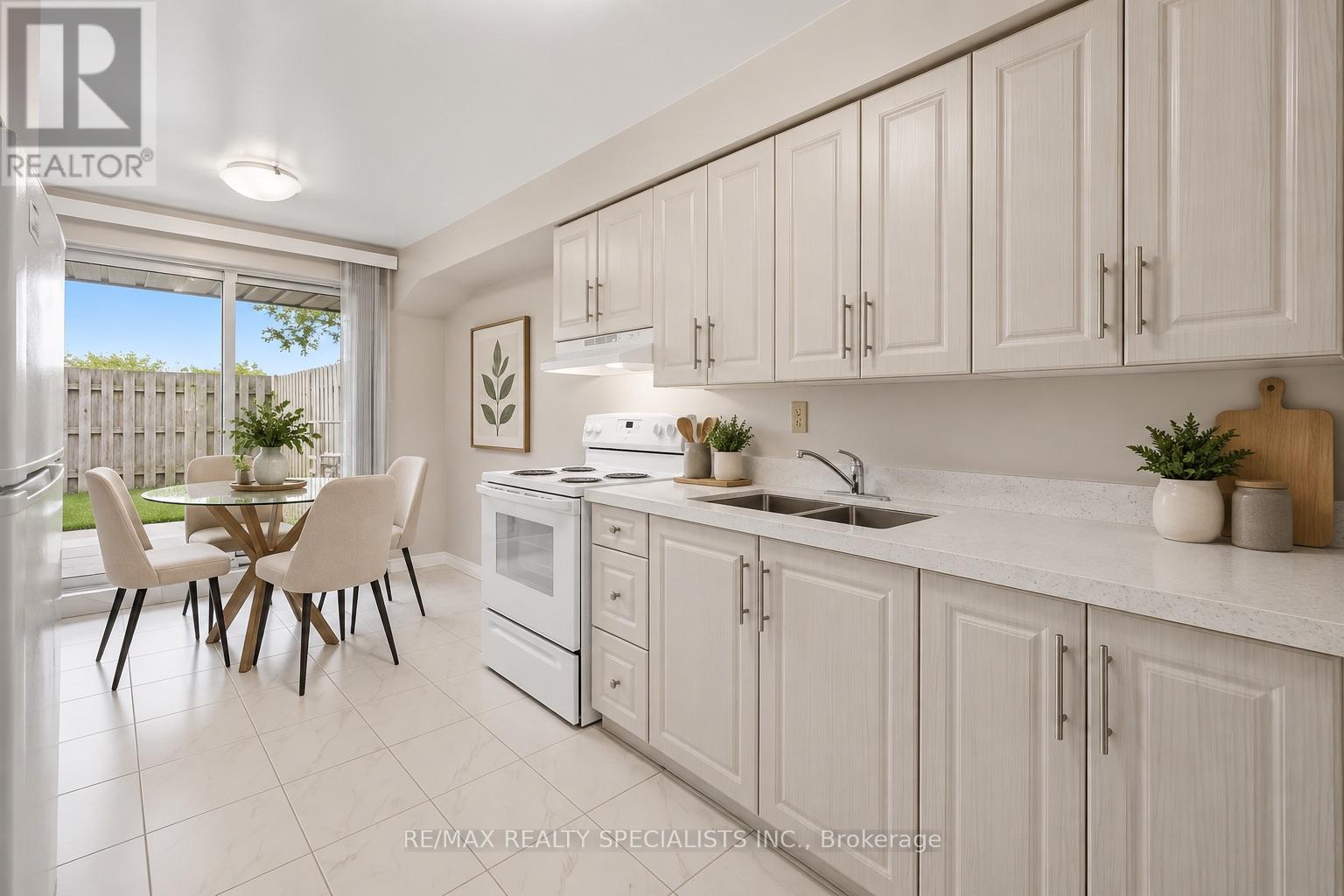 6 - 2170 Bromsgrove Road, Mississauga, Ontario  L5J 4J2 - Photo 7 - W13799446