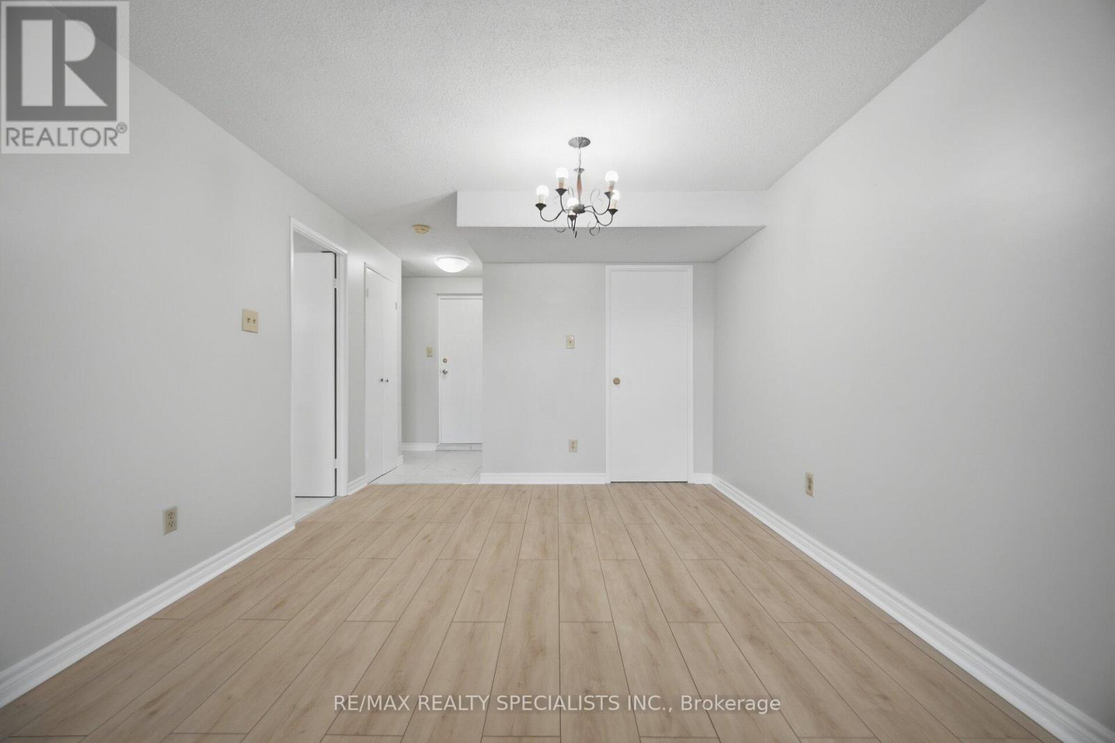 6 - 2170 Bromsgrove Road, Mississauga, Ontario  L5J 4J2 - Photo 9 - W13799446