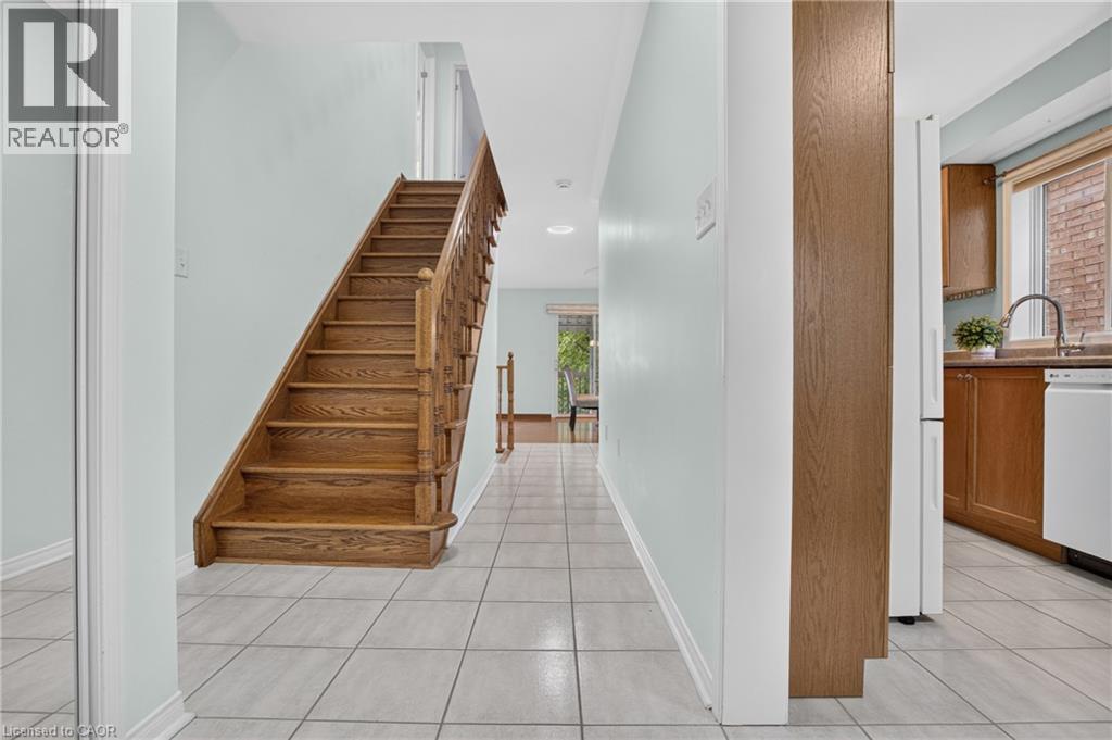 127 Knapton Drive, Newmarket, Ontario  L3X 3B3 - Photo 6 - 40863188