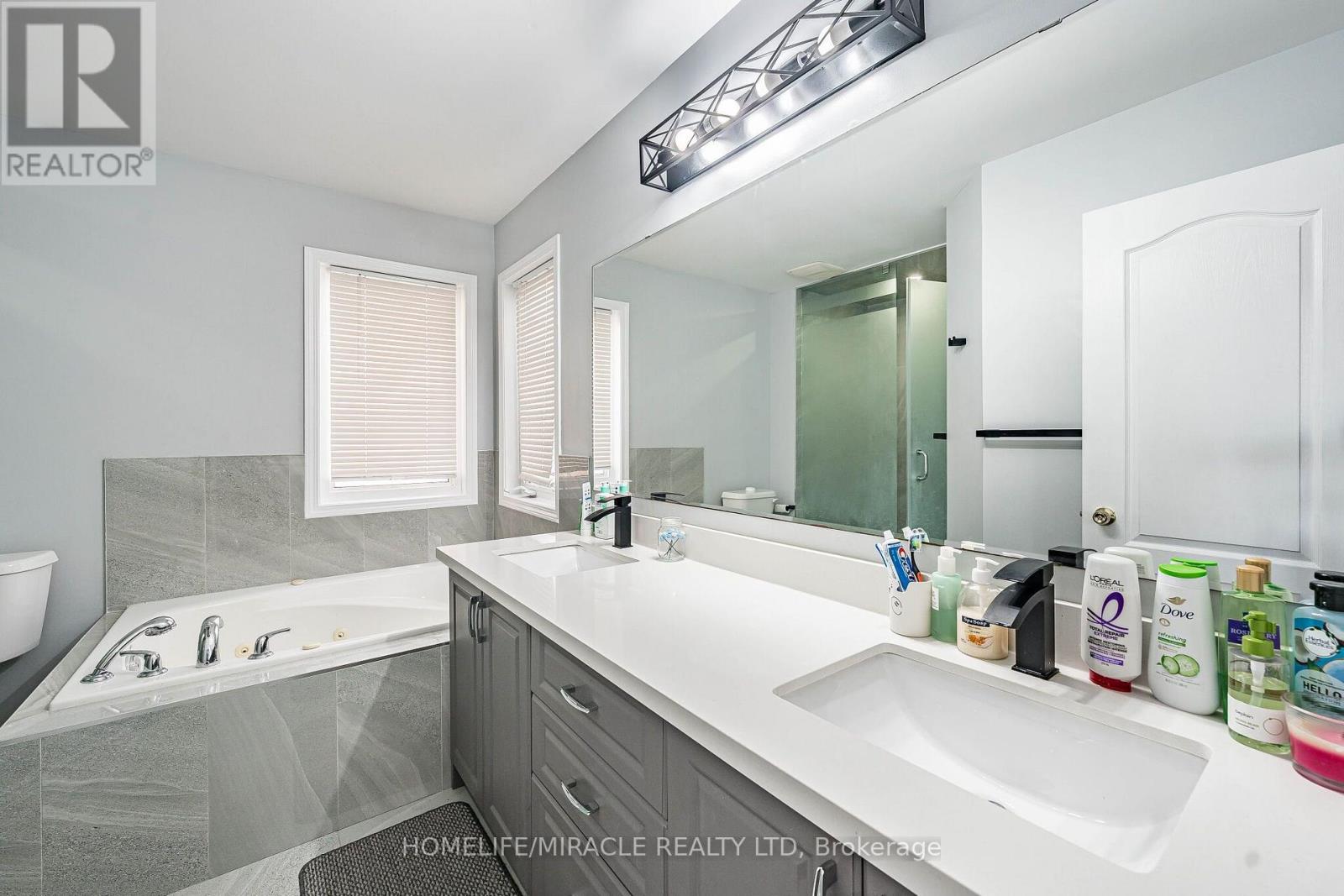 354 Panhellenic Drive, Mississauga, Ontario  L5W 0B9 - Photo 28 - W13798134