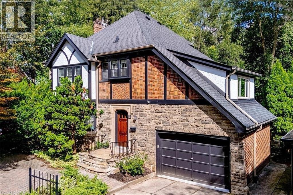 18 FORSYTH Avenue N, Hamilton, Ontario