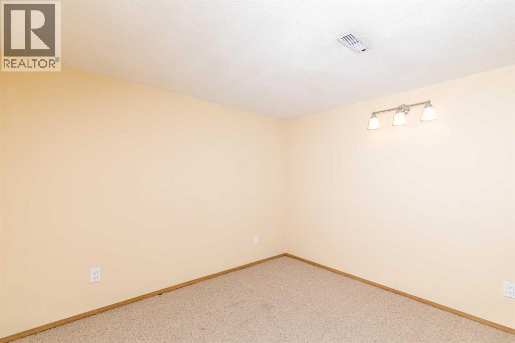 38, 2821 Botterill Crescent, Red Deer, Alberta  T4R 2E5 - Photo 25 - A2330010