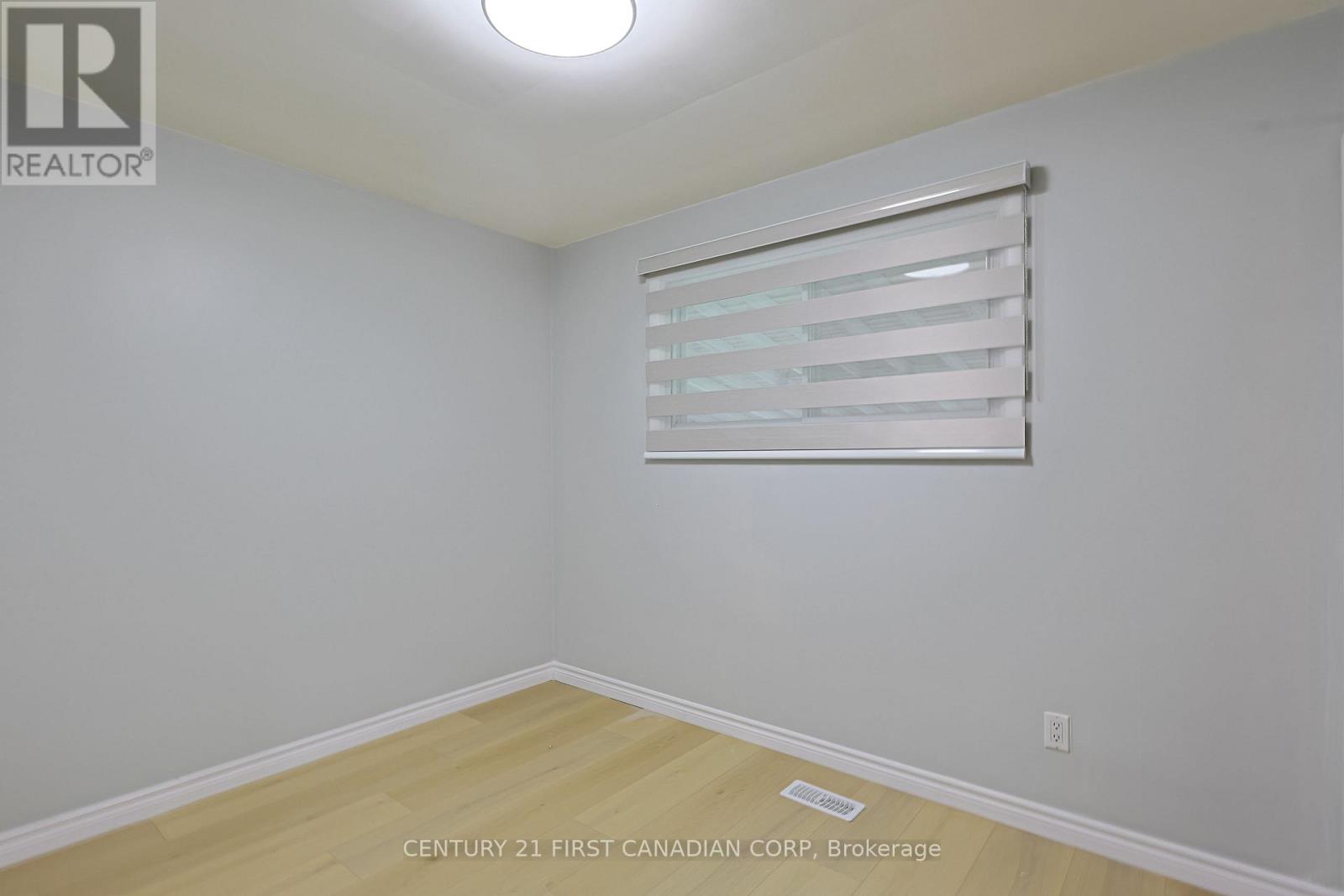 Upper - 268 Burlington Crescent, London South, Ontario  N5Z 3G5 - Photo 10 - X13799680