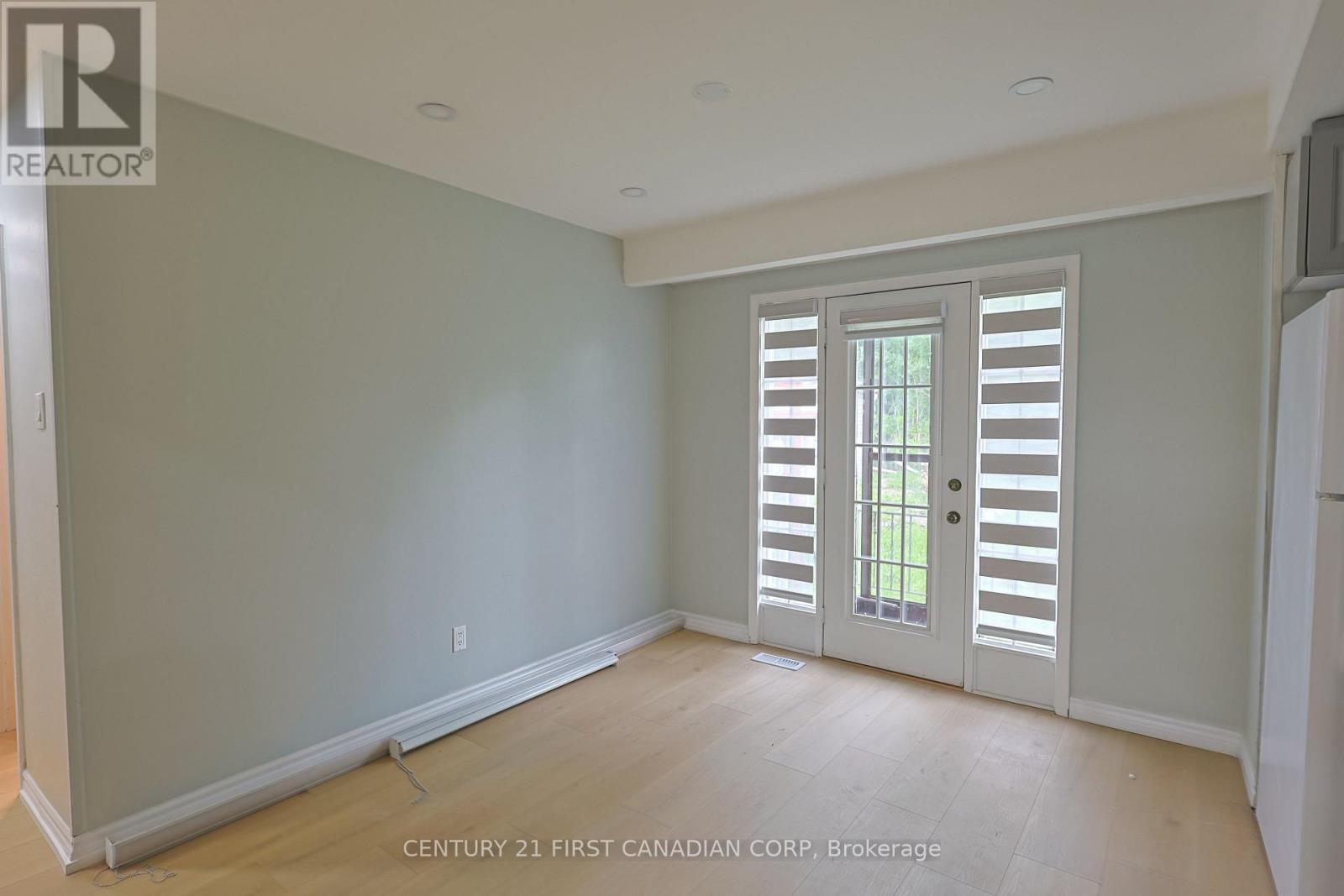 Upper - 268 Burlington Crescent, London South, Ontario  N5Z 3G5 - Photo 11 - X13799680