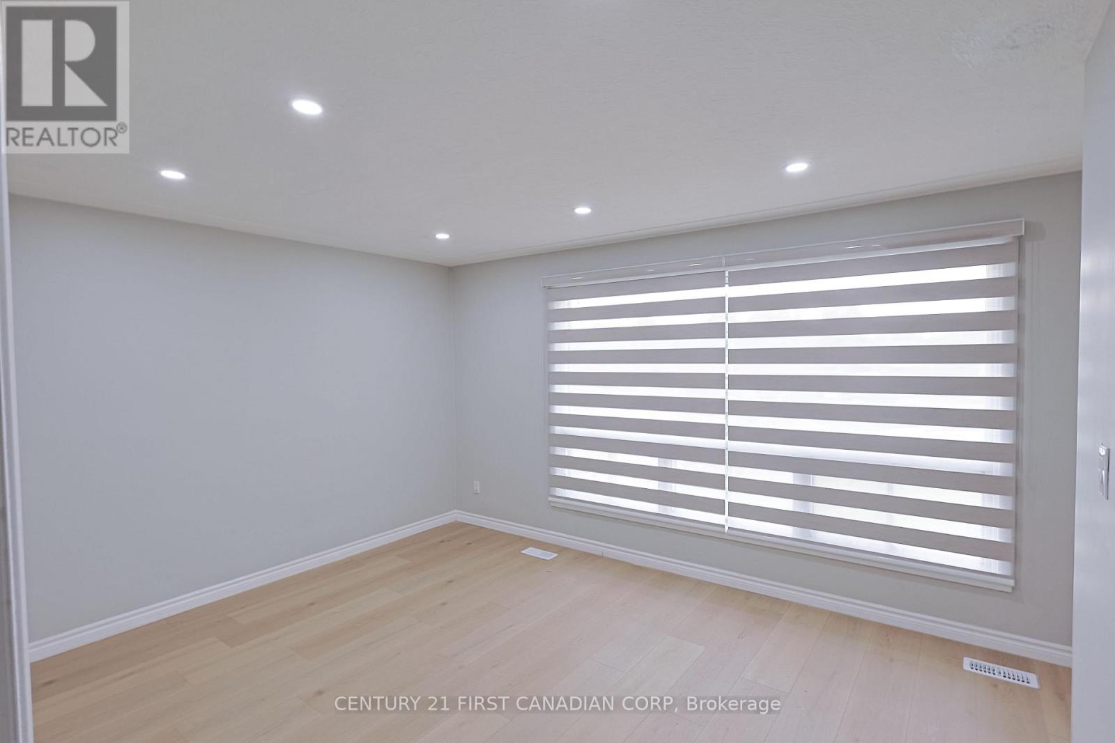 Upper - 268 Burlington Crescent, London South, Ontario  N5Z 3G5 - Photo 5 - X13799680