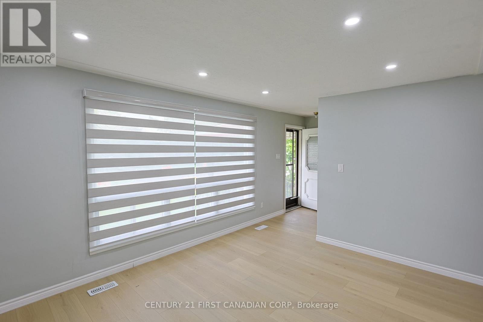 Upper - 268 Burlington Crescent, London South, Ontario  N5Z 3G5 - Photo 6 - X13799680