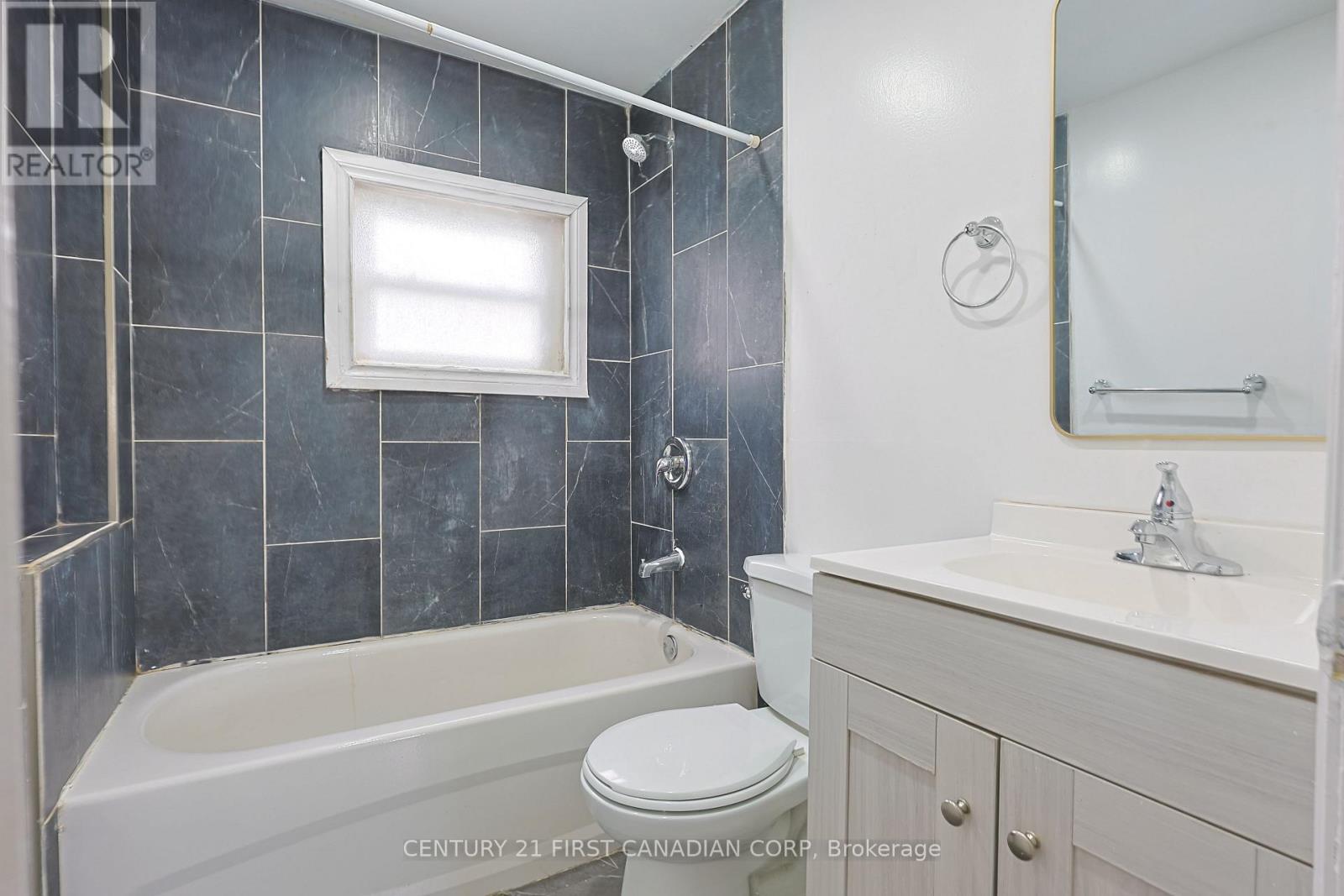 Upper Unit - 1775 Oxford Street E, London East, Ontario  N5V 2Z6 - Photo 6 - X13799690