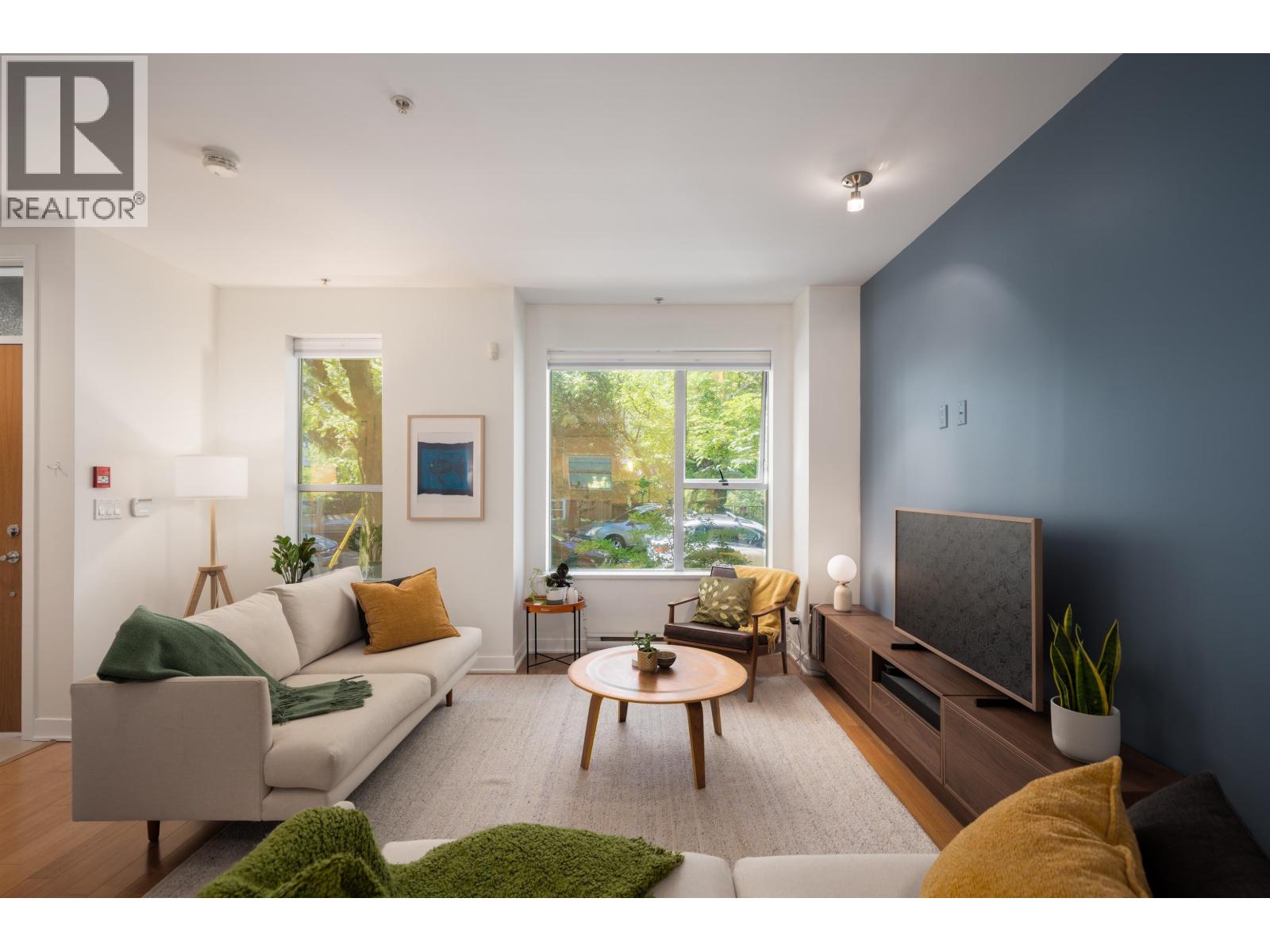 3088 QUEBEC STREET photo 4