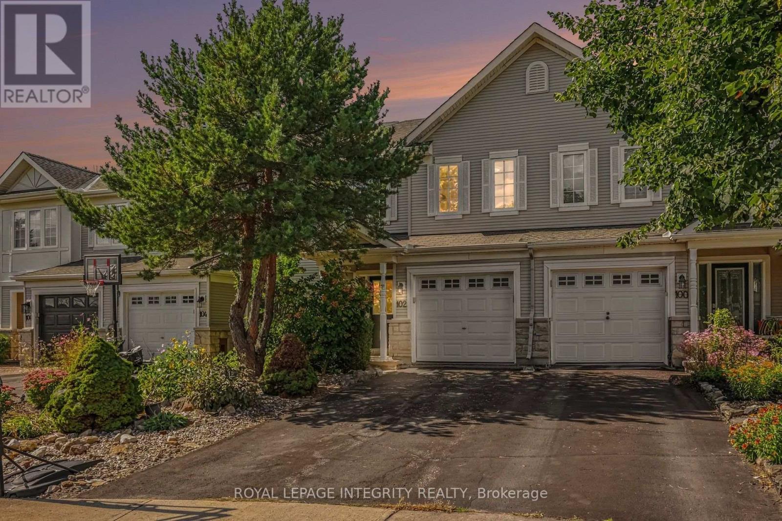 102 HAWKTREE RIDGE, Ottawa, Ontario