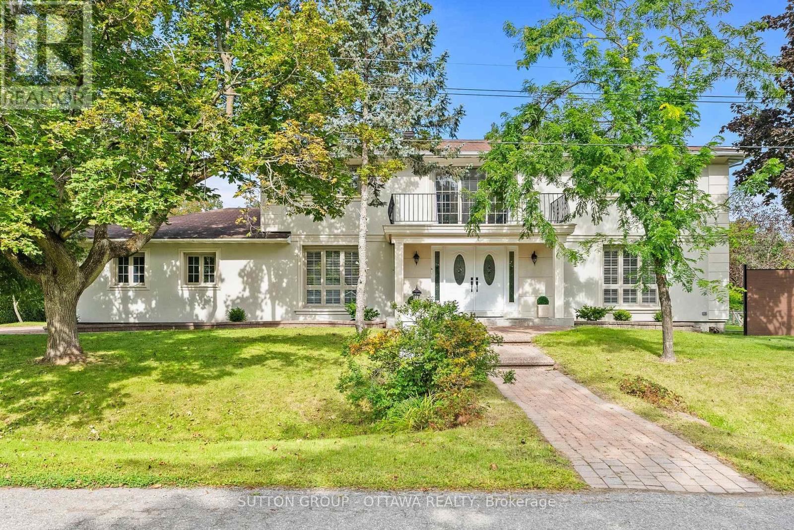 11 LENNON DRIVE, Ottawa, Ontario
