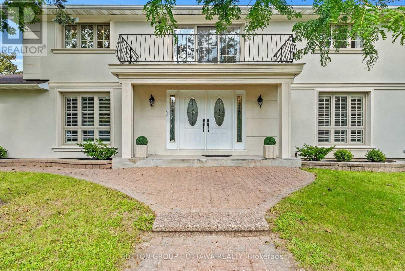 11 Lennon Drive, Ottawa, Ontario  K1V 1G9 - Photo 2 - X13799668