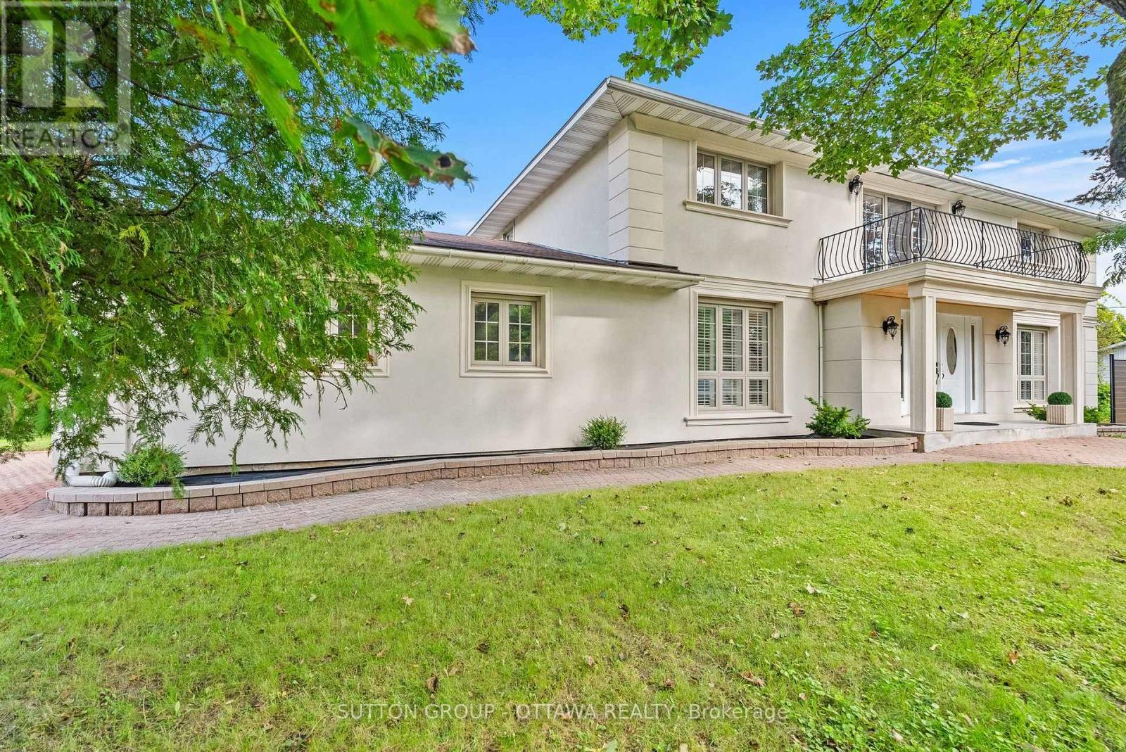 11 Lennon Drive, Ottawa, Ontario  K1V 1G9 - Photo 3 - X13799668
