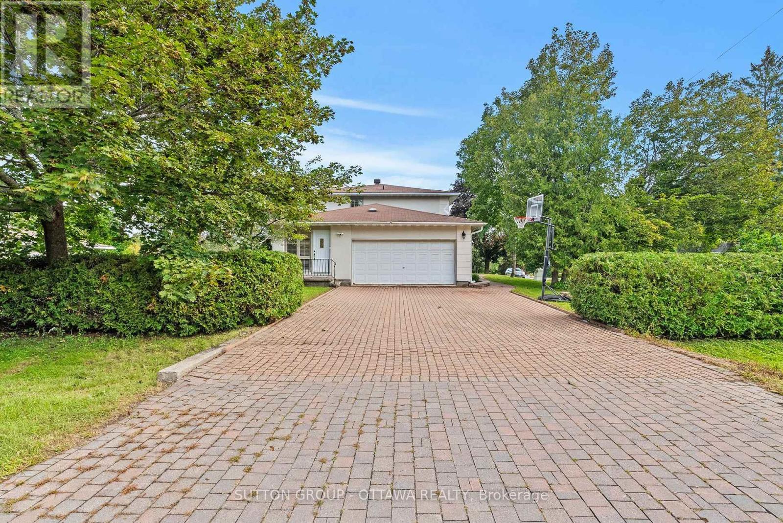 11 Lennon Drive, Ottawa, Ontario  K1V 1G9 - Photo 5 - X13799668