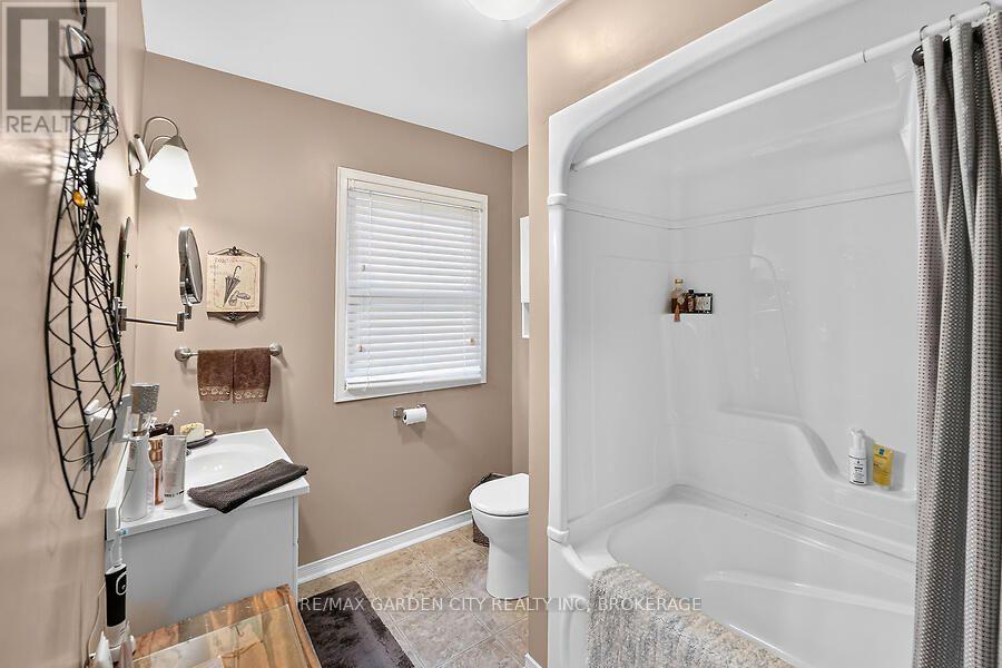 91 Main Street E, Grimsby, Ontario  L3M 1N6 - Photo 13 - X13799484