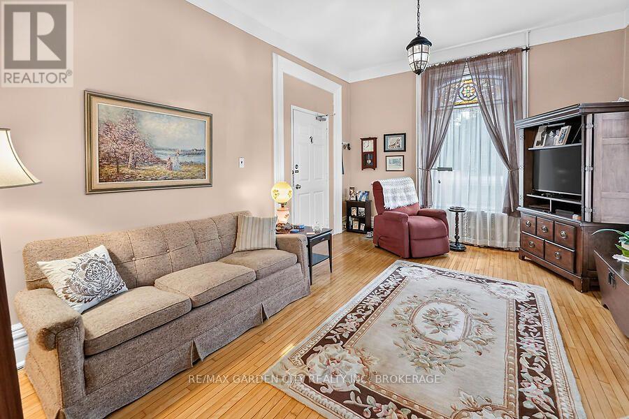 91 Main Street E, Grimsby, Ontario  L3M 1N6 - Photo 15 - X13799484