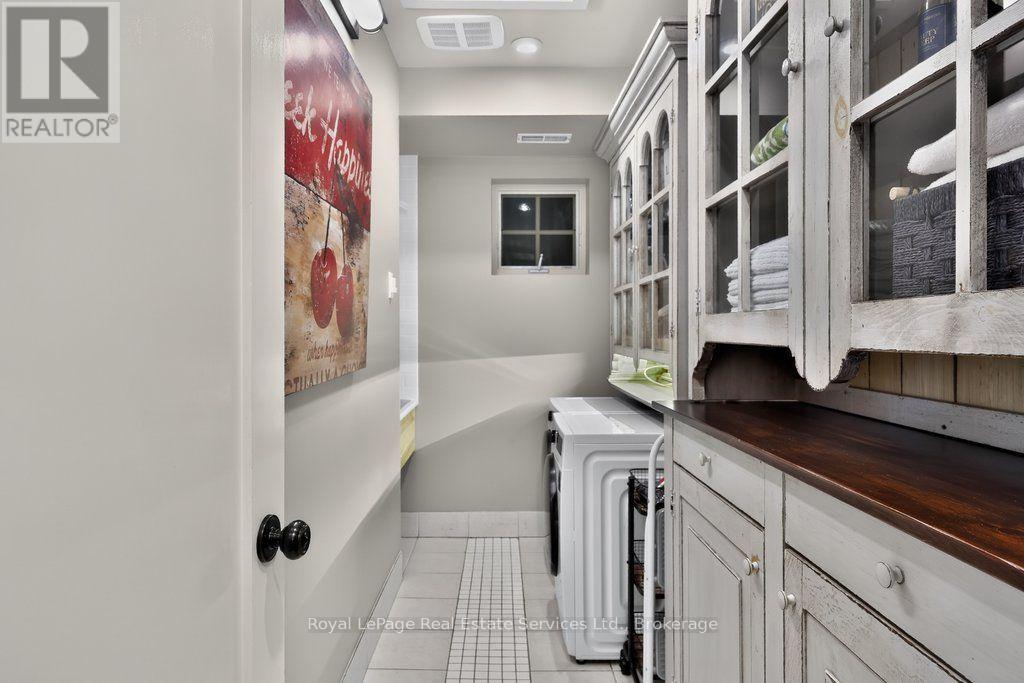 300 Lake Promenade, Toronto, Ontario  M8W 1B4 - Photo 24 - W13799608