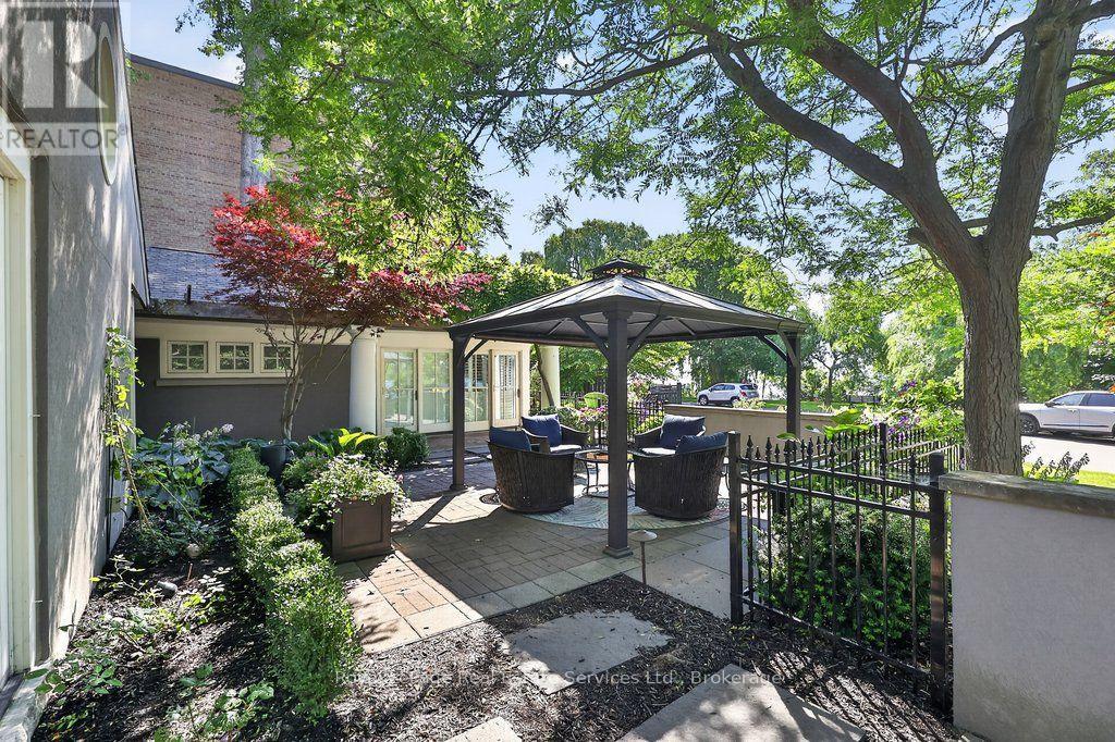 300 Lake Promenade, Toronto, Ontario  M8W 1B4 - Photo 33 - W13799608