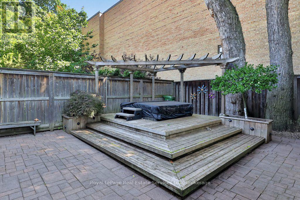 300 Lake Promenade, Toronto, Ontario  M8W 1B4 - Photo 37 - W13799608