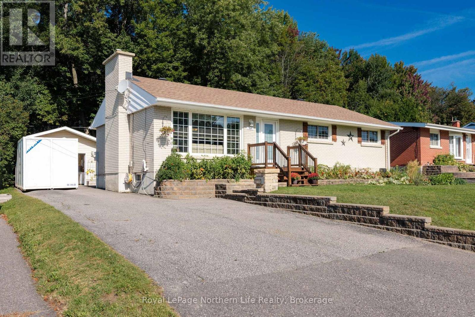 1237 Glenwood Road, North Bay, Ontario  P1B 4S7 - Photo 1 - X13799478