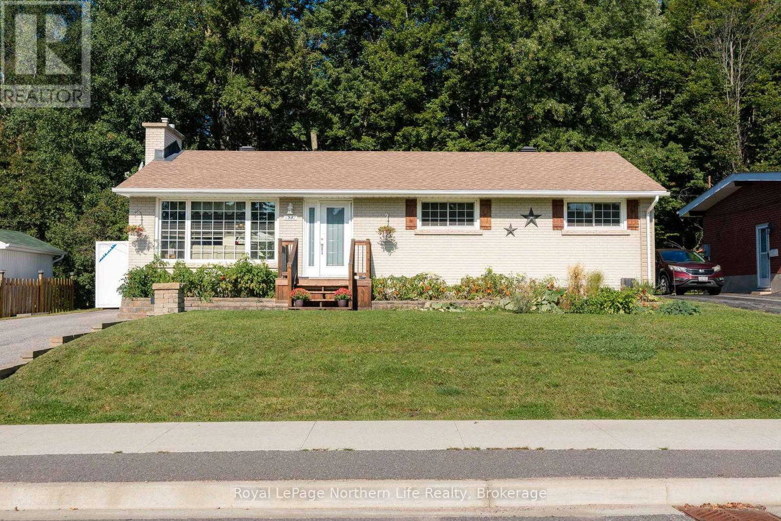 1237 Glenwood Road, North Bay, Ontario  P1B 4S7 - Photo 2 - X13799478
