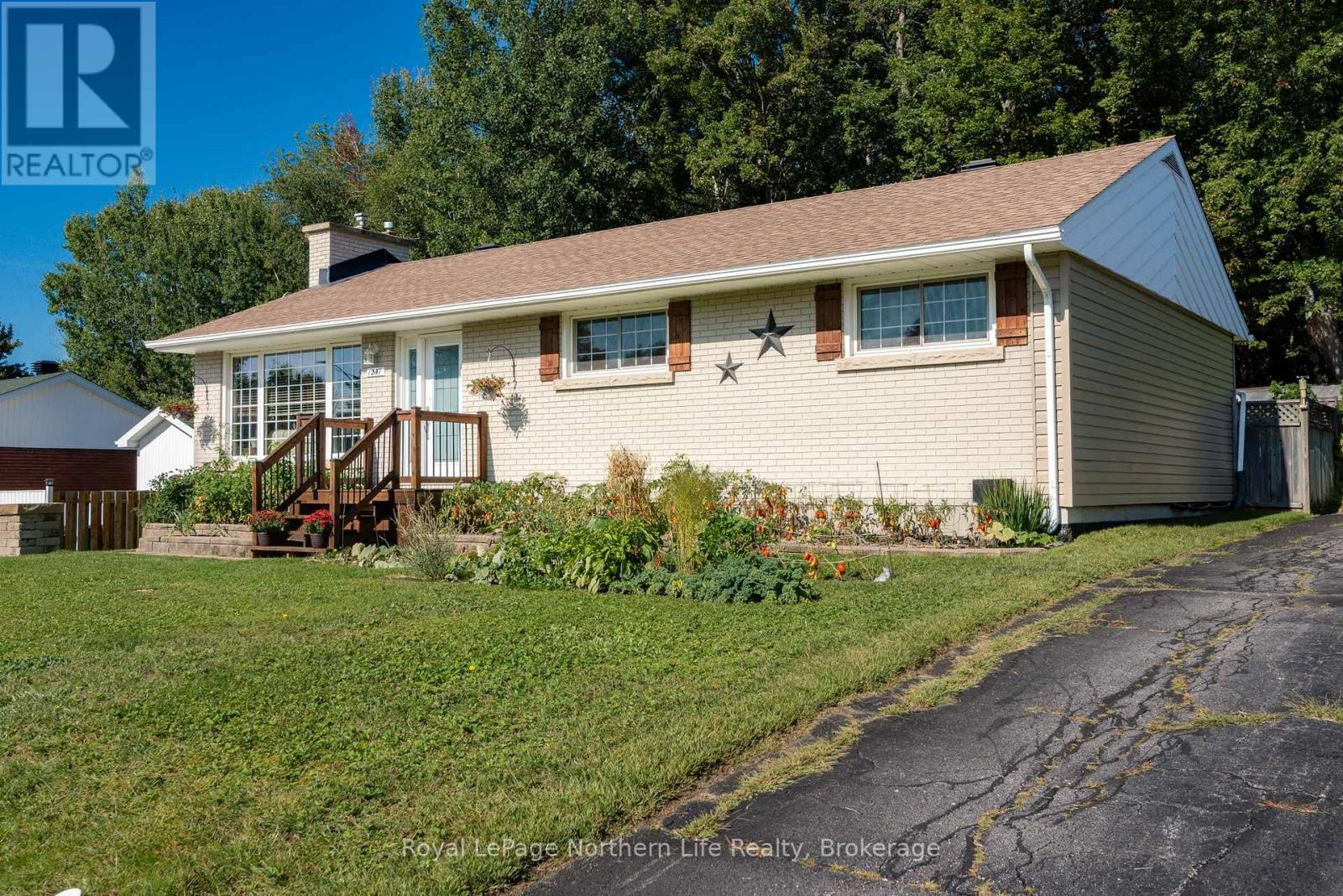 1237 Glenwood Road, North Bay, Ontario  P1B 4S7 - Photo 3 - X13799478