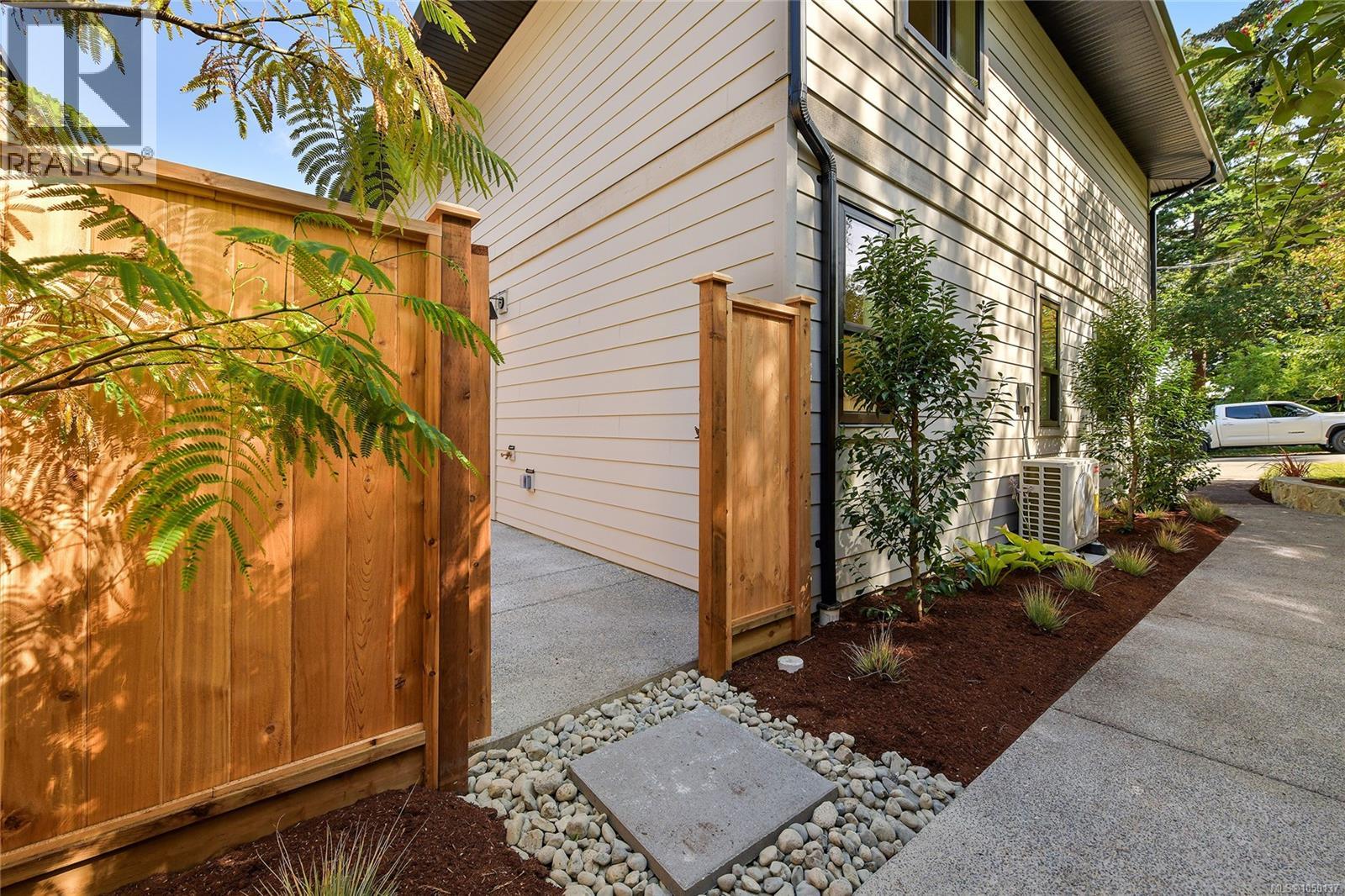2 4430 Shore Way, Saanich, British Columbia  V8N 3T9 - Photo 36 - 1050137