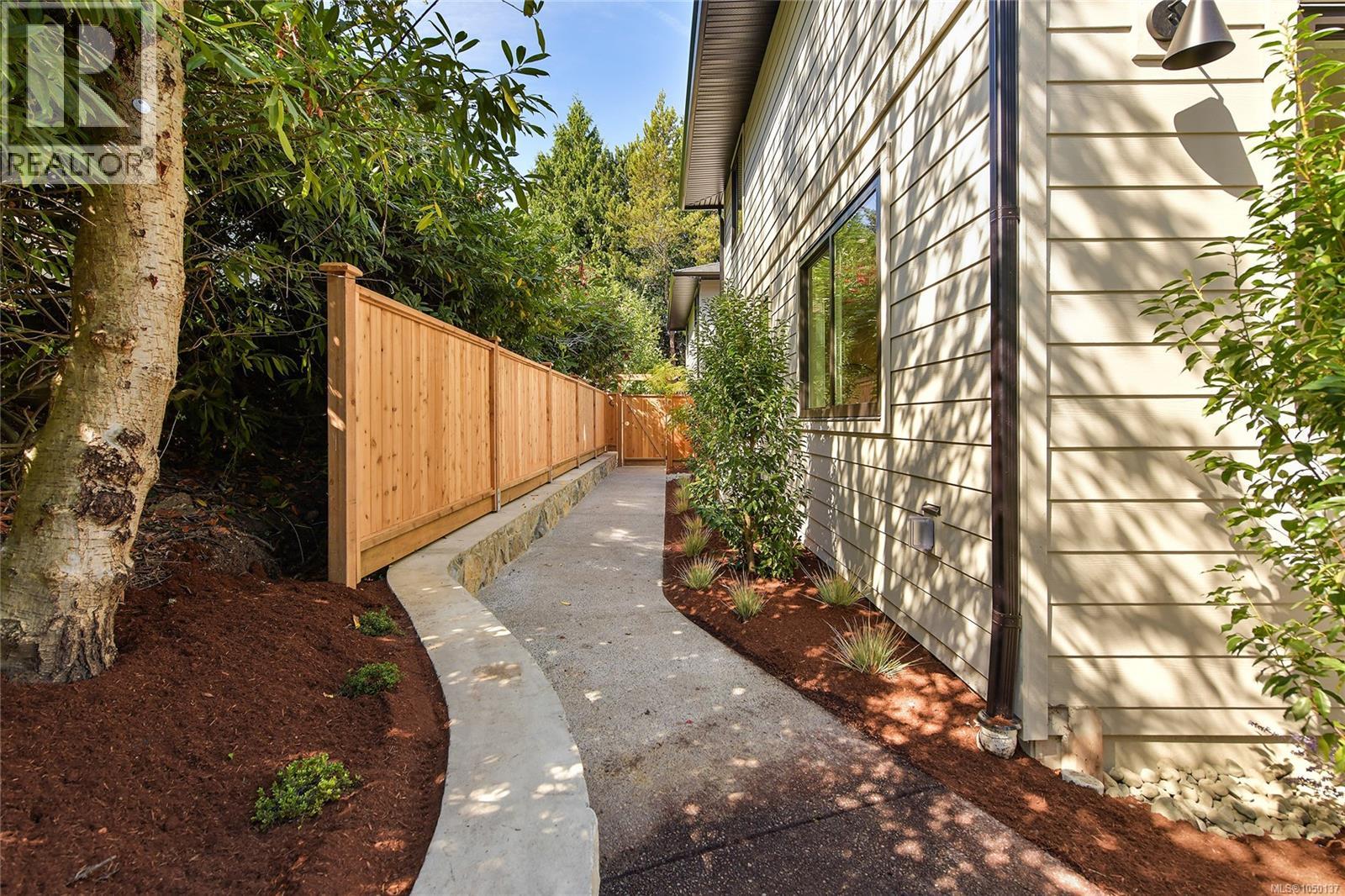 2 4430 Shore Way, Saanich, British Columbia  V8N 3T9 - Photo 37 - 1050137